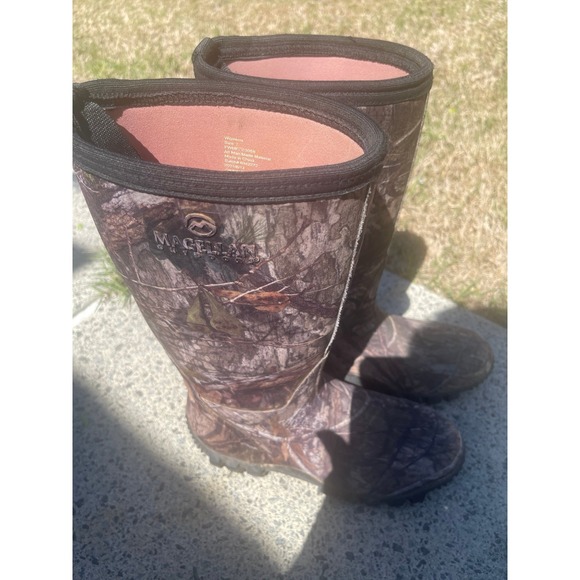 Boots - Picture 2 of 5